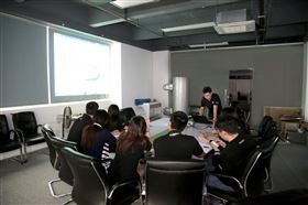 強(qiáng)化服務(wù)意識，提升商務(wù)能力11