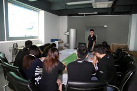 強(qiáng)化服務(wù)意識，提升商務(wù)能力22